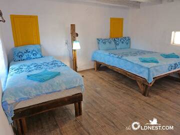 Фото номера Трехместный номер Гостевой дом The Old Nest г. Madzharovo 2
